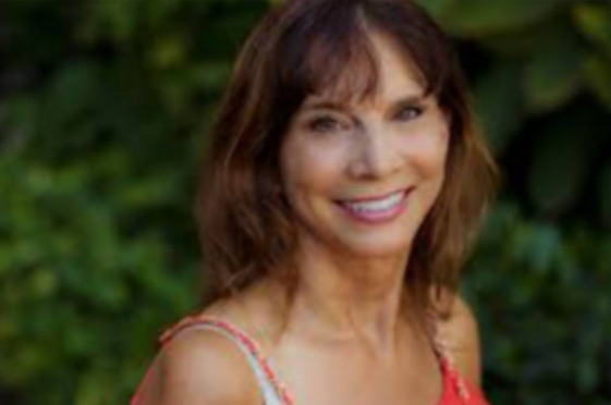 Julie Renee – VIP Experience Week 1-12